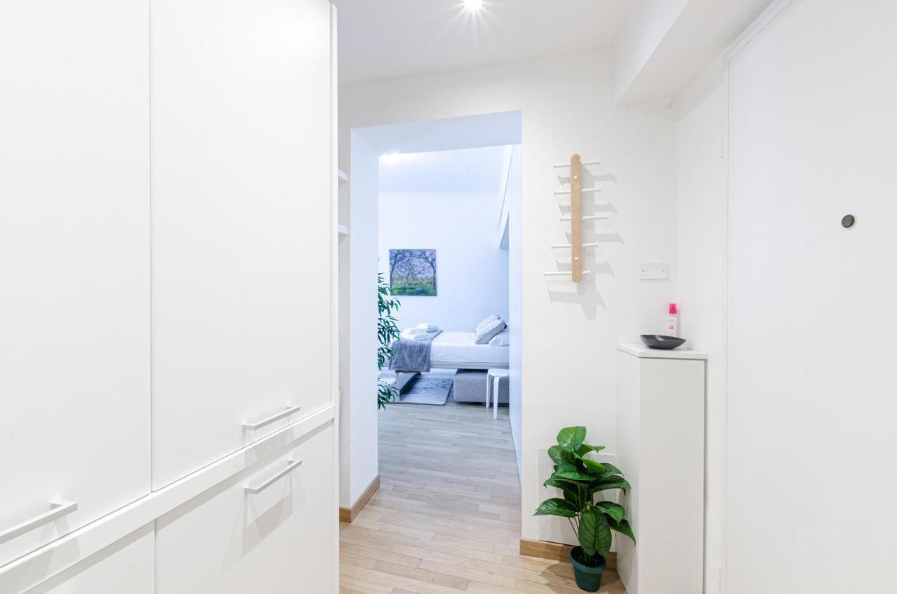 Design Apartment - Spadolini, Campus Bocconi Милан Экстерьер фото